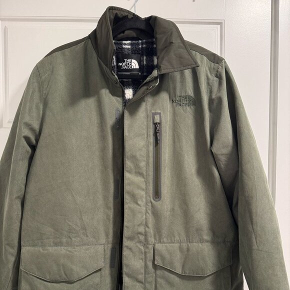 The North Face Men’s Jacket — Military Green | Size M (Excellent Condition) - Picture 2 of 9